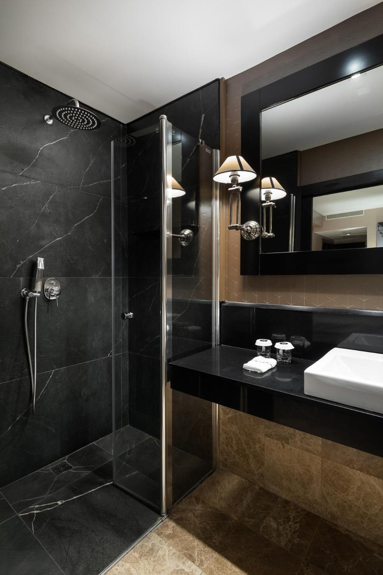 B Berdichevsky Hotel Tel Aviv