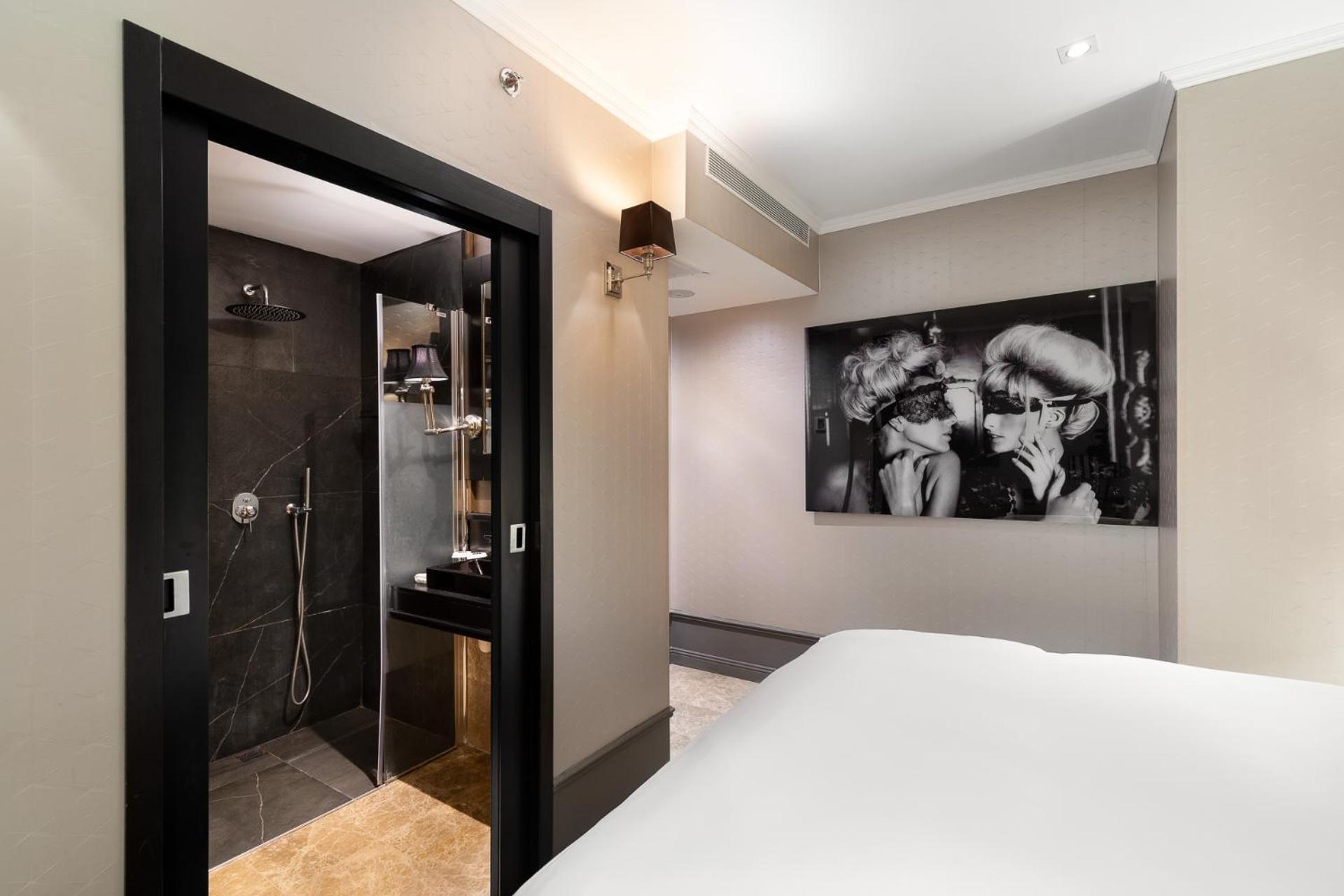B Berdichevsky Hotel